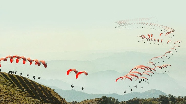 PARAGLIDNG